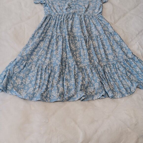 No Boundaries light blue/white floral dress - Picture 5 of 12